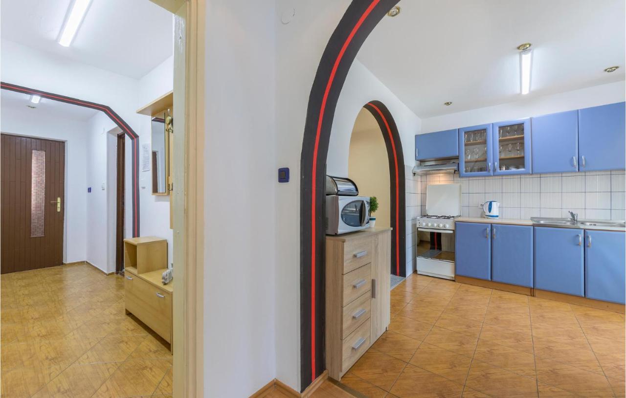 Nice Apartment In Pula With Kitchen Exterior photo