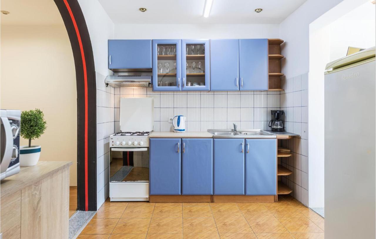 Nice Apartment In Pula With Kitchen Exterior photo