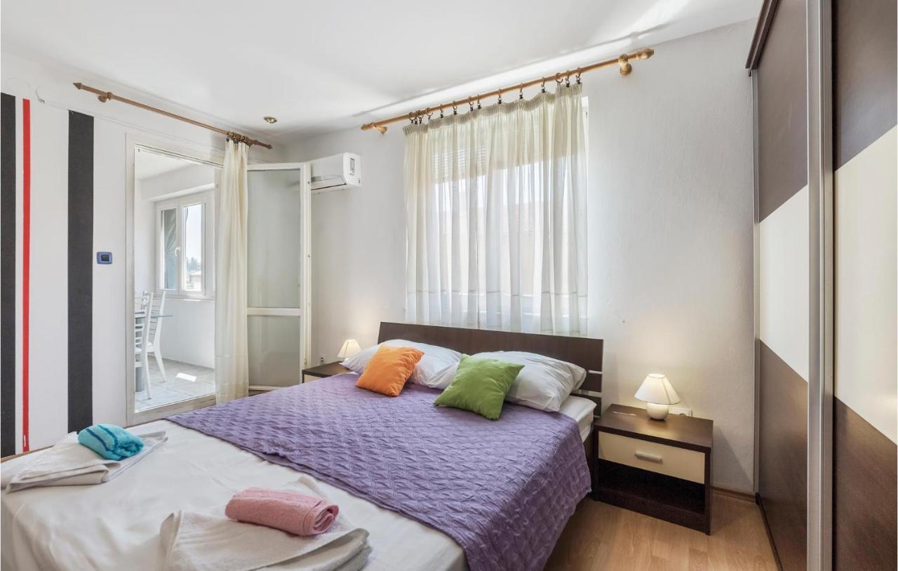 Nice Apartment In Pula With Kitchen Exterior photo