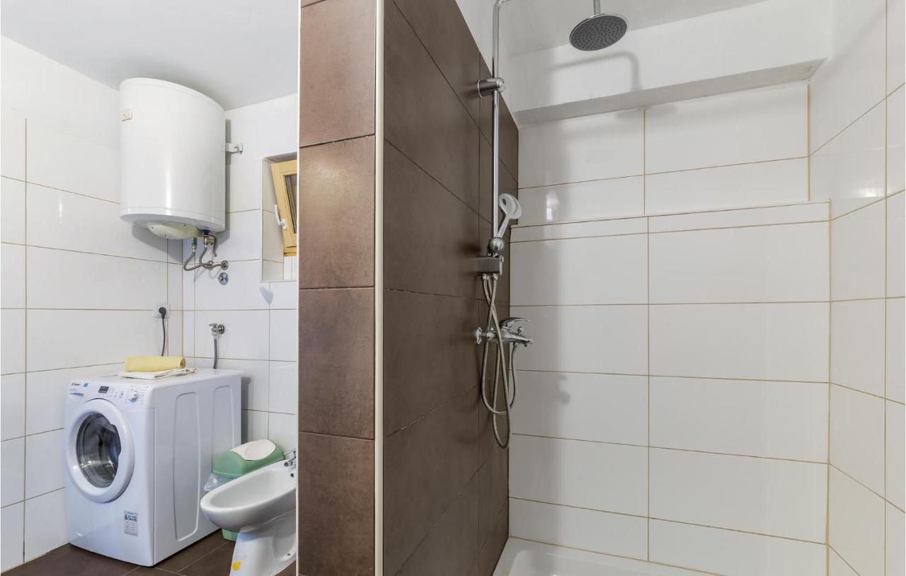 Nice Apartment In Pula With Kitchen Exterior photo
