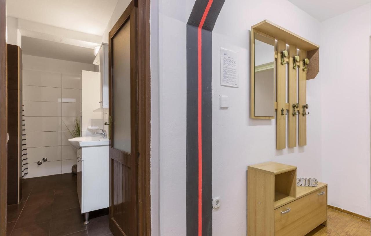Nice Apartment In Pula With Kitchen Exterior photo